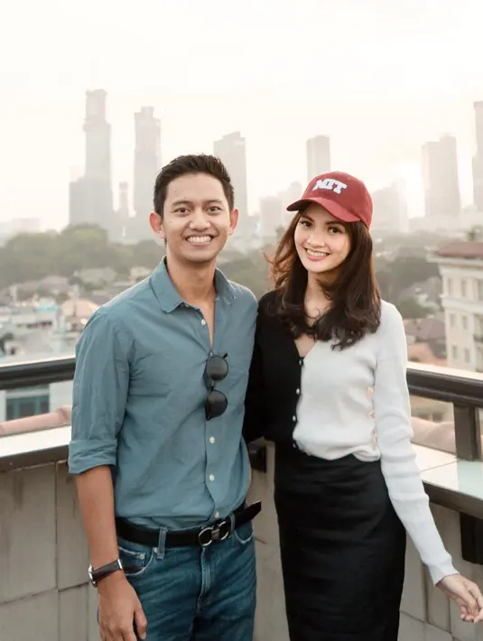 Ia juga pernah berkompetisi di ajang Puteri Indonesia 2019, mewakili provinsi Riau. (Foto: Instagram/@SabrinaAnggraini).