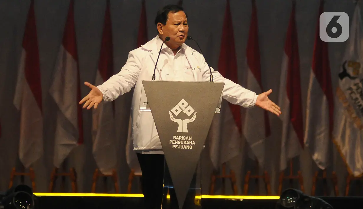 Bakal Calon Presiden Prabowo Subianto memberikan sambutannya saat menghadiri deklarasi Barisan Pengusaha Pejuang di Djakarta Theater, Thamrin Jakarta Pusat, pada Rabu (8/11/2023). (merdeka.com/Imam Buhori)