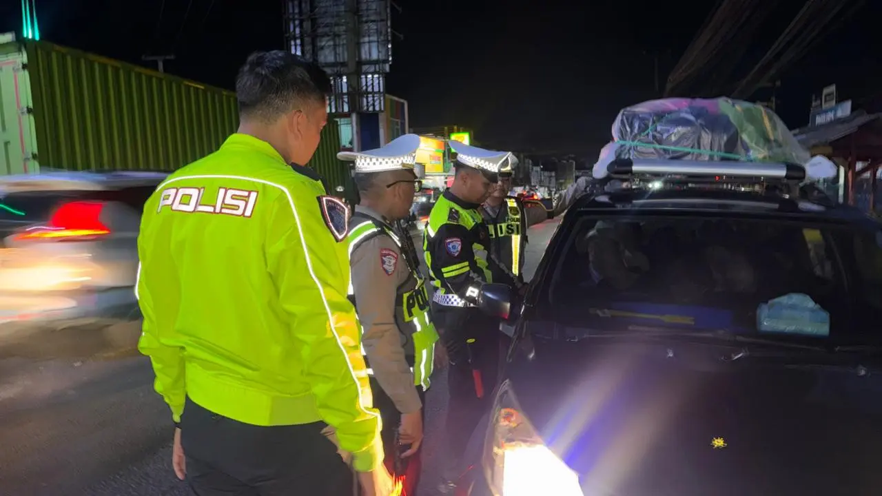 Satuan Lalu Lintas (Satlantas) Polres Sukabumi menindak tegas maraknya operasional angkutan umum ilegal atau travel gelap (Istimewa)