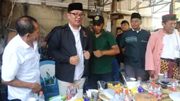 Ridwan Kamil mengatakan bahwa dirinya datang untuk menyerap aspirasi warga dan pedagang di Pasar Kambing, Tanah Abang, Jakarta Pusat. (merdeka.com/Arie Basuki)