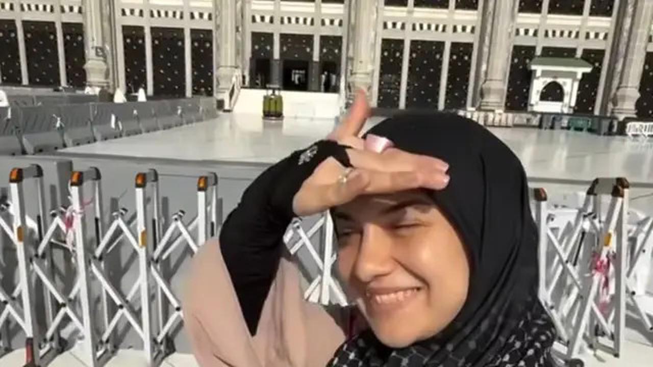 Begini Potret Tampilan Irish Bella dan Ryana Dea saat Melaksanakan Haji 2025