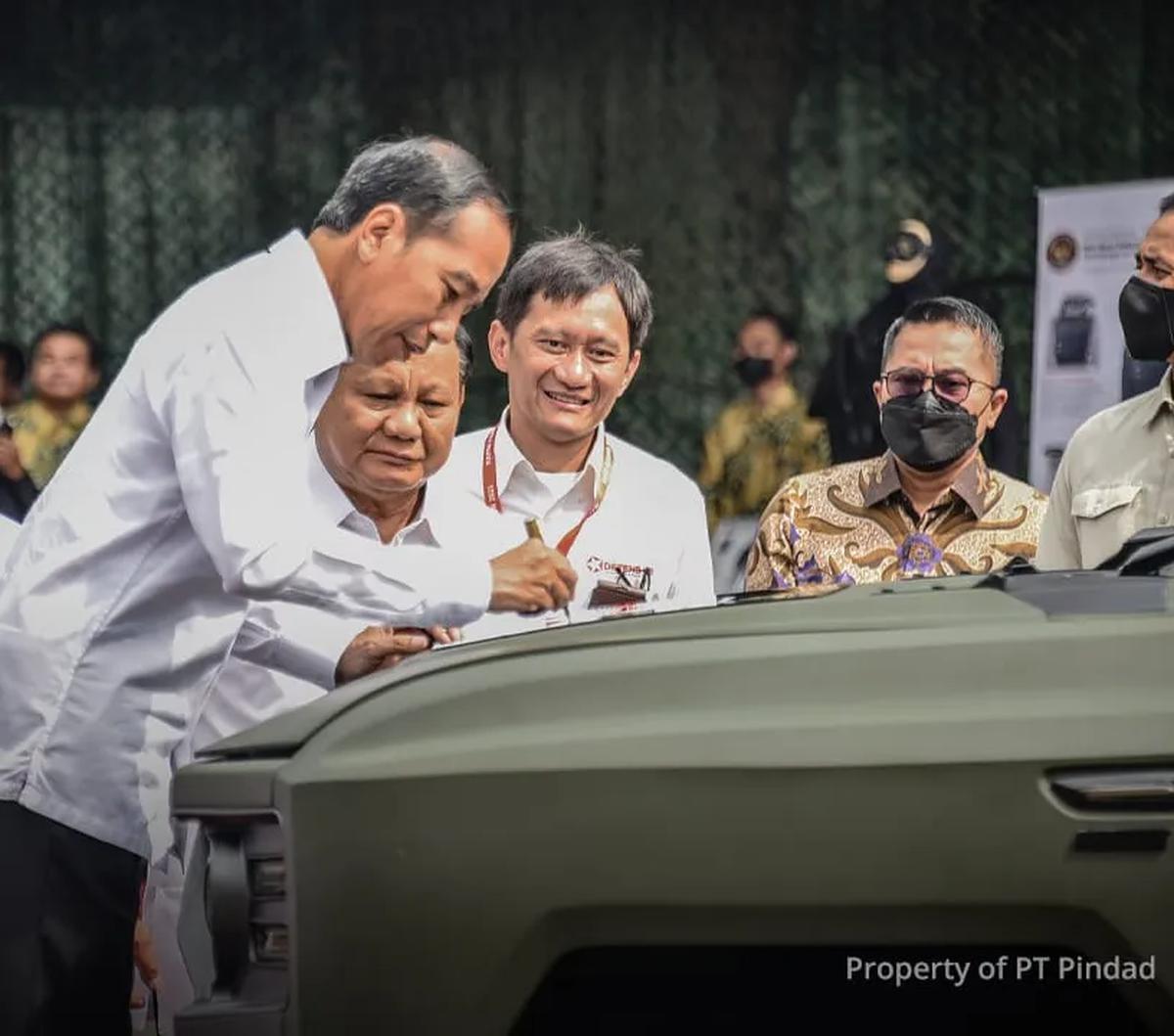 Tahun depan, kami akan bikin pabrik mesin di Indonesia, pertama di Indonesia sehingga konten lokalnya naik jadi 90 persen dari 73 persen.&nbsp;<br><br>