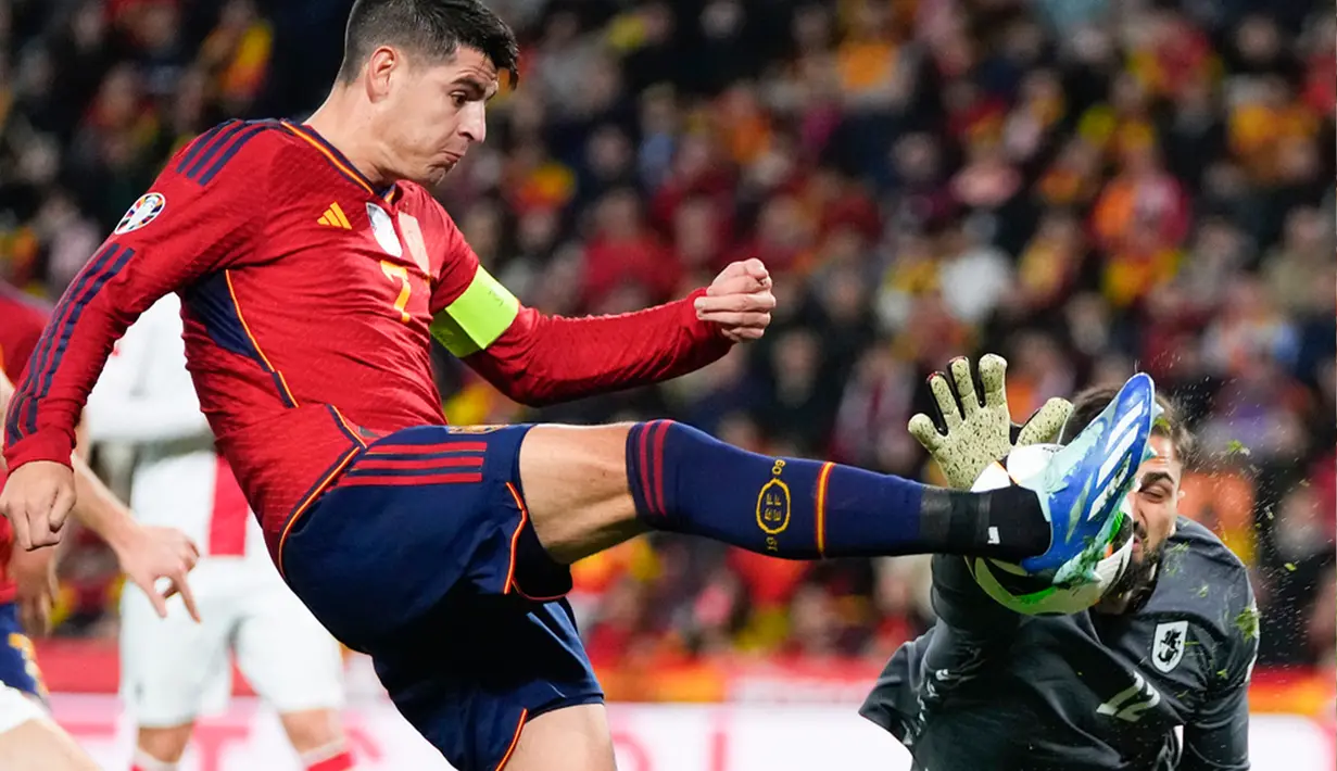 Kali ini, tiga gol Spanyol datang dari Robin Le Normand, Ferran Torres, dan bunuh diri Luka Lochoshvili. Georgia sempat melawan dengan gol Khicha Kvaratskheila. (AP Photo/Manu Fernandez)