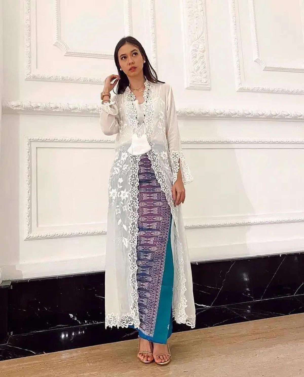 5 Model Kebaya Modern Simple tapi Mewah April 2025