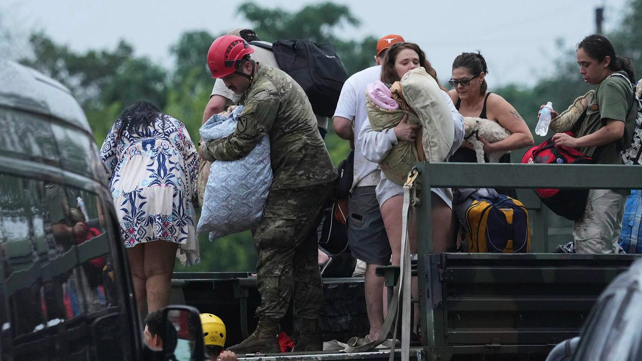 FOTO: Banjir Bandang Terjang Texas, 24 Orang Tewas dan Puluhan Hilang