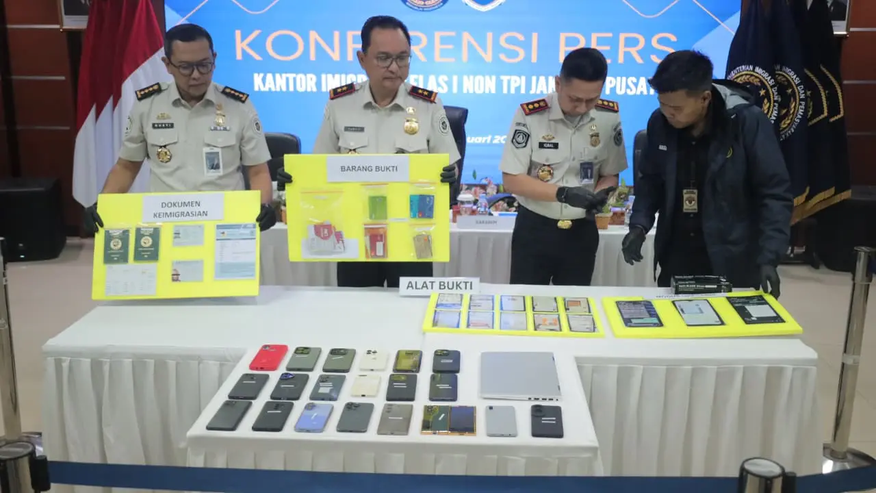 Pengungkapan Kasus Dugaan Penipuan Internasional lima WNA oleh Kantor Imigrasi Kelas I Non TPI Jakarta Pusat.