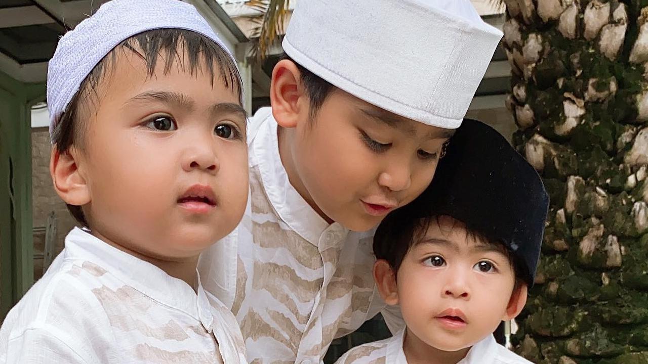 Potret Lucu dan Menggemaskan Anak-Anak Ustaz Solmed dan April Jasmine, Ada yang Tinggal di Pondok Pesantren dari Umur 5 Tahun