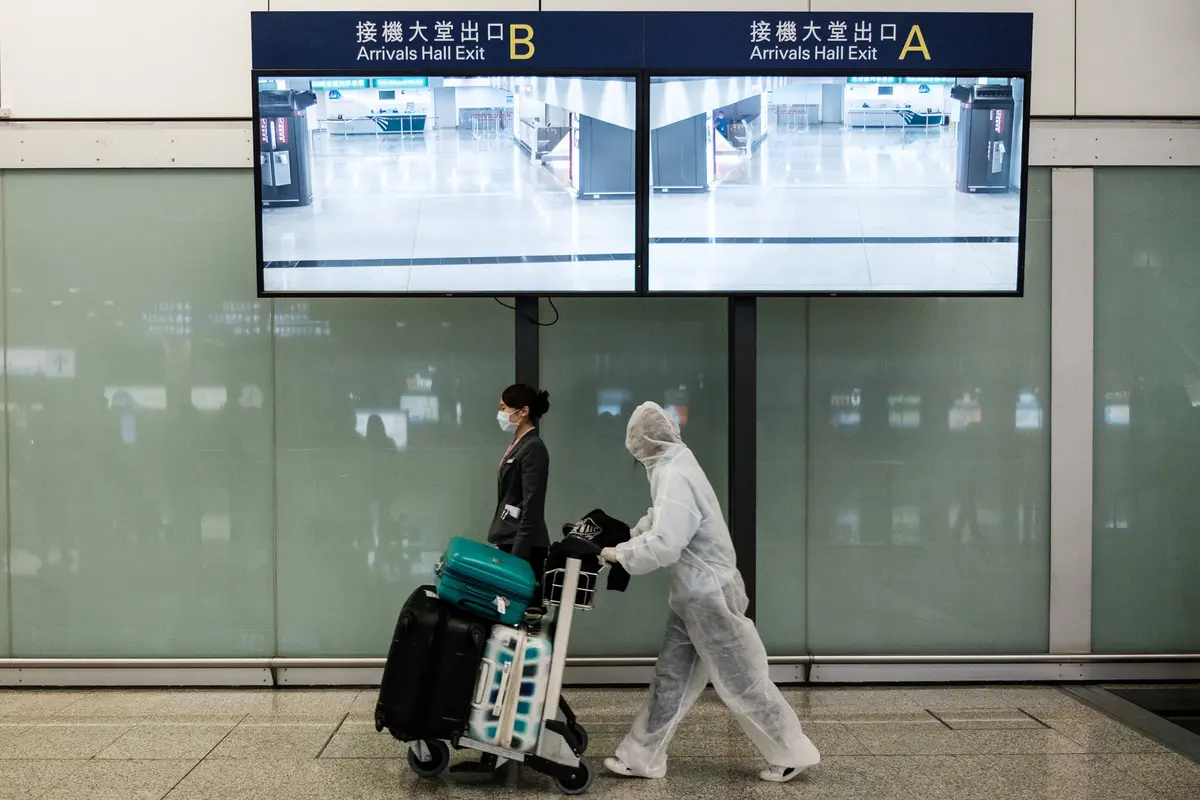 Perlindungan Ekstra Penumpang Cegah COVID-19 di Bandara Hong Kong