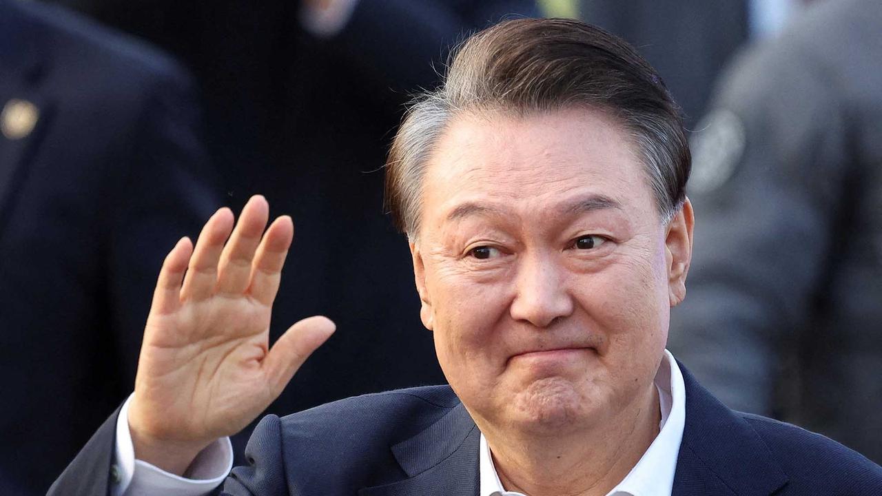 FOTO: Presiden Korsel Yoon Suk Yeol Dibebaskan Usai 52 Hari Ditahan