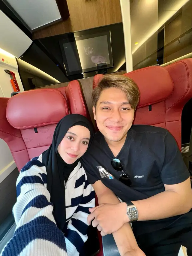 Rizky Billar dan Lesti Kejora. (Foto: Dok. Instagram @rizkybillar)