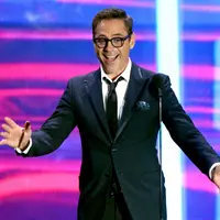 Robert Downey Jr merilis album debutnya, The Futurist, pada tahun 2004. Ia pun ternyata sudah menulis lagu selama bertahun-tahun. (MARK DAVIS / GETTY IMAGES NORTH AMERICA / AFP)