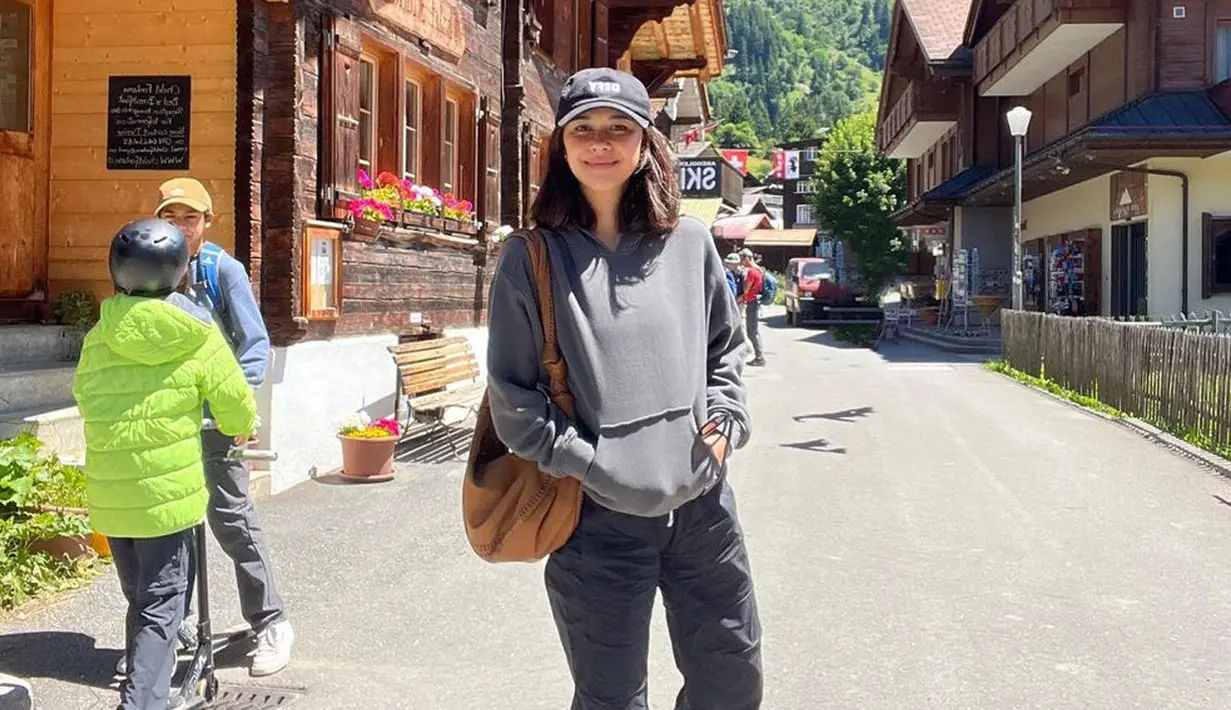 <p>Selain Jason dan Sarah, Nana Mirdad yang sudah dua kali berkunjung ke tempat tersebut kelihatan happy banget pada liburannya kali ini. (Instagram/nanamirdad_)</p>