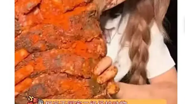 Food Vlogger China Nekat Santap Hiu Putih Langka, Kini Didenda Hampir Rp280 Juta
