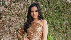 Kata Sang Dewi menembus trending topic Twitter Indonesia, Jumat (12/8/2022). Rupanya, ini merujuk pada lagu &ldquo;Sang Dewi&rdquo; milik Titi DJ yang meledak di pasar pada 2001. Agustus 2022 atau 21 tahun berselang, &ldquo;Sang Dewi&rdquo; dilantun ulang Lyodra Ginting diiringi tata musik mewah Andi Rianto. Walhasil, Lyodra Ginting ramai dibahas netizen. (Foto: Dok. Instagram @lyodraofficial)