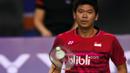 Ganda campuran Indonesia, Praveen Jordan/Debby Susanto mengembalikan bola ke arah ganda China Wang Yilyu/Huang Dongping pada final Korea Terbuka 2017, Minggu (17/9). Praveen/Debby mengalahkan ganda China dengan skor  21-17, 21-18. (JUNG Yeon-Je / AFP)