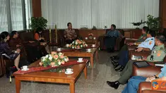 Citizen6, Cilangkap: Bantuan transportasi tersebut sasarannya adalah daerah-daerah yang tidak dapat dijangkau melalui jalan darat maupun kapal (KRI). (Pengirim: Badarudin Bakri)