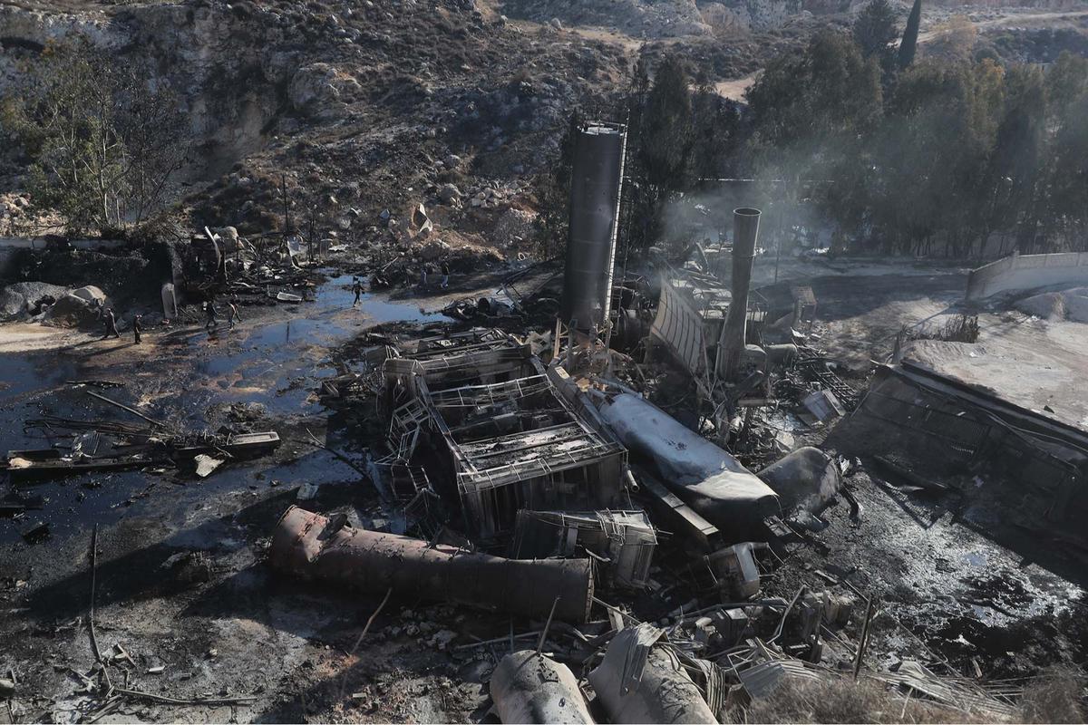 FOTO: Kebakaran Besar Usai Serangan Udara Israel, Lebanon Tuding Pelanggaran Gencatan Senjata