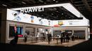 Foto yang diabadikan pada 3 September 2020 ini memperlihatkan stan Huawei dalam pameran IFA 2020 di Berlin, ibu kota Jerman. Pameran perdagangan teknologi itu dibuka di Berlin pada Kamis (3/9) dengan skala yang diperkecil akibat krisis virus corona yang masih berlangsung (Xinhua/Shan Yuqi)
