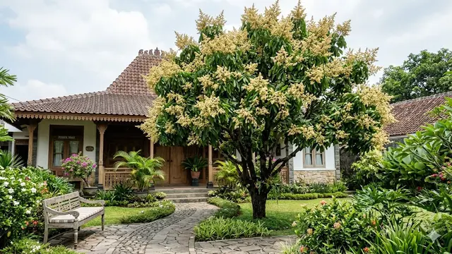 Pohon Buah Berbunga Indah