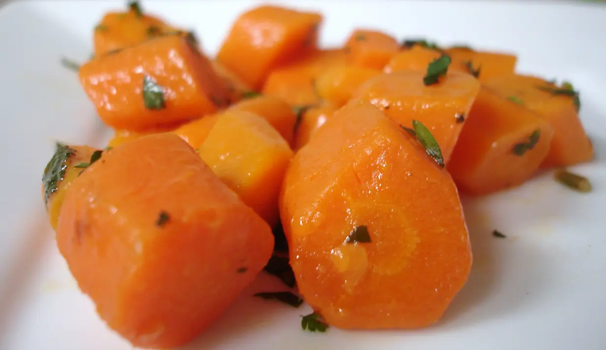 Wortel adalah makanan yang luar biasa sebagai obat ketika Anda sakit, tapi mereka harus direbus atau dikukus sebelum dimakan. Wortel penuh kandungan nutrisi penting, seperti vitamin A, vitamin C, vitamin K, serat dan potasium. (Istimewa)