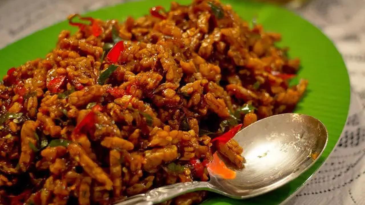 25 Daftar Menu Warteg yang Murah, Enak, dan Disukai Banyak Orang