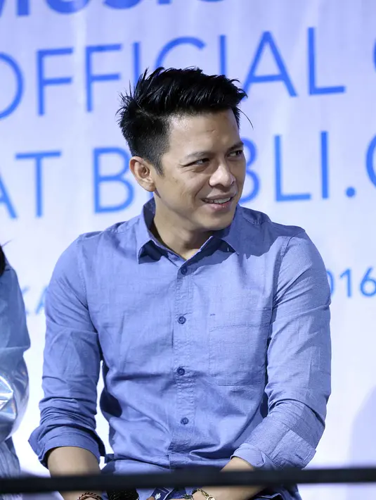 Saat manggung dalam kondisi puasa, seperti apa persiapan Ariel menjaga kualitas suaranya agar tetap terjaga. (Nurwahyunan/Bintang.com)