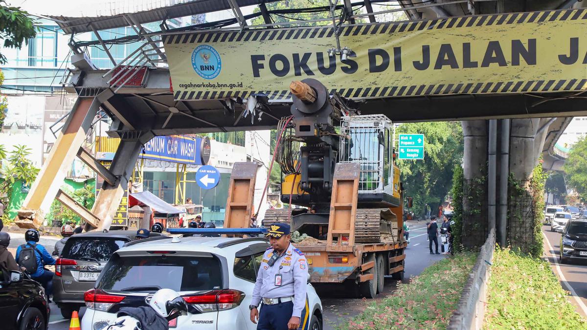 Evakuasi JPO Tendean, Macet Mengular di Sejumlah Jalan