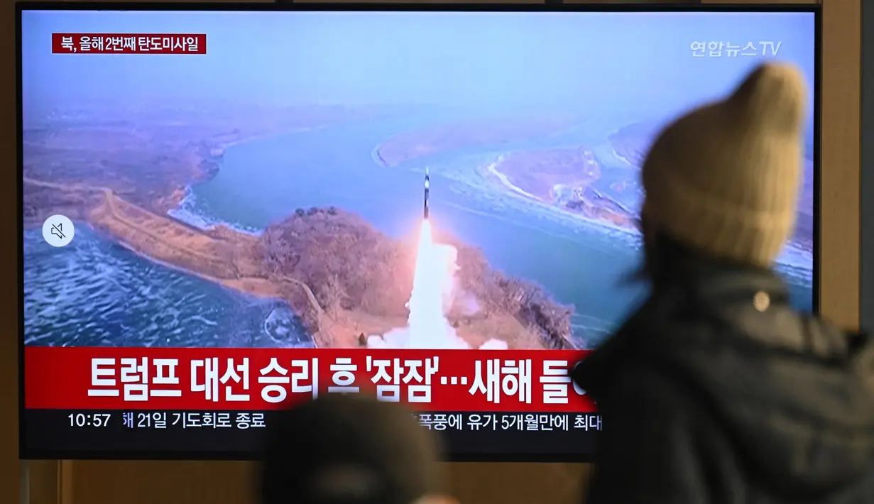 Militer Korea Selatan mengungkap bahwa Korea Utara meluncurkan beberapa rudal balistik jarak pendek yang dicurigai pada Selasa 14 Januari 2025. (JUNG YEON-JE/AFP)