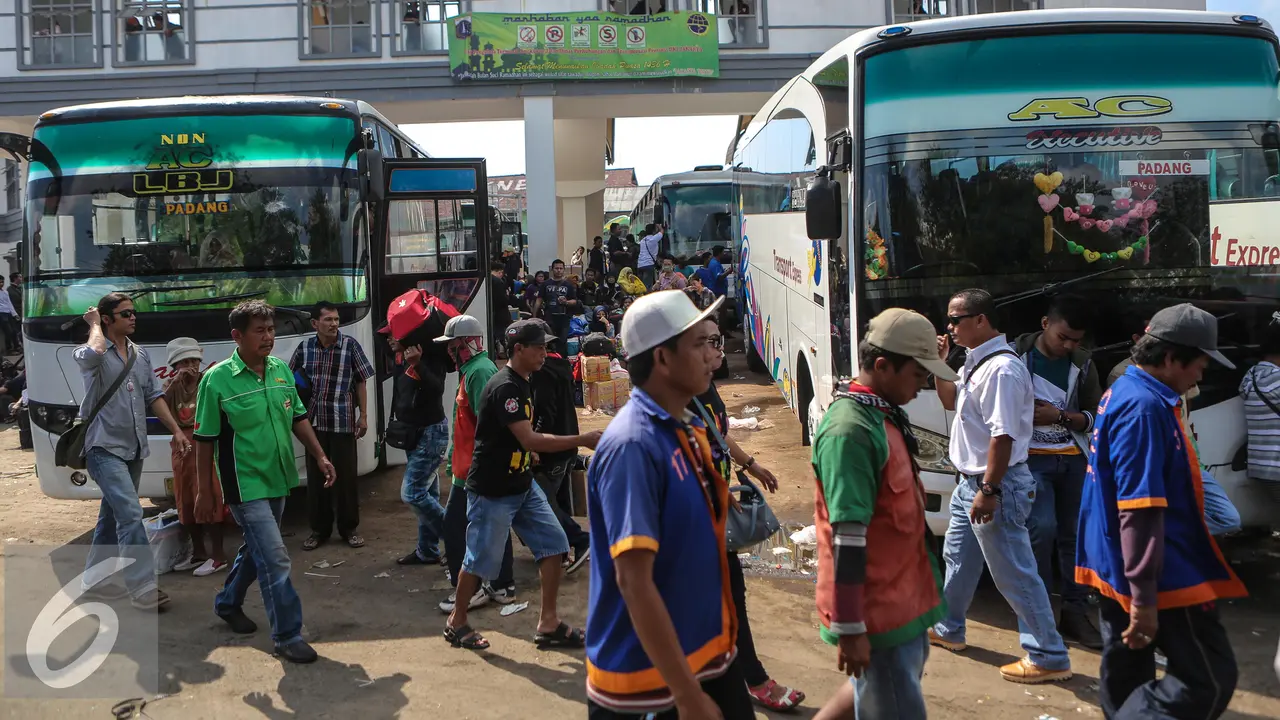 20150715-Mudik-Lebaran-Terminal-Rawamangun4