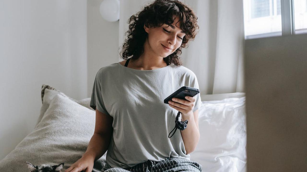 Cara Berhenti Doomscrolling Tepat Sebelum Tidur, Bantu Peroleh Tidur Berkualitas
