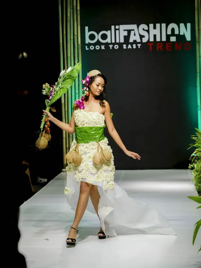 Love and O2, Sumbangsih Cinta untuk Bumi di Bali Fashion Trend