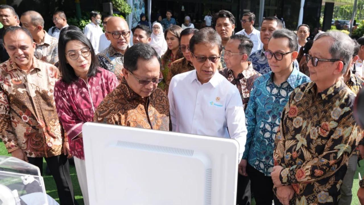 Pihak Swasta Beri Bantuan Ambulans, Kasatgas Tito: Bukti Ketahanan Nasional dan Kepedulian Sosial