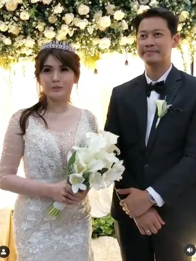 Lepas Status Janda, Ini 7 Momen Pernikahan Angela Lee dengan Pengusaha