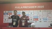 Rahmad Darmawan dan Akbar Tanjung dari Liga Indonesia All Star dalam sesi konferensi pers di Stadion Utama Gelora Bung Karno, Jakarta, Sabtu (6/7/2025). (Bola.com/Hery Kurniawan).