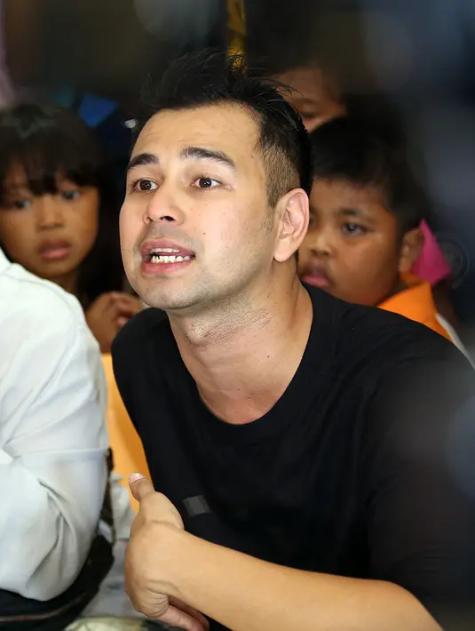 Liburan ke Eropa nanti tak hanya dilakukan Raffi bersama penggemarnya, si kecil Rafathar pun juga turut meramaikan momen liburan tersebut. Nantinya Raffi bersama keluarga akan berlibur ke Eropa yaitu mengikuti program sponsor. (Deki Prayoga/Bintang.com)