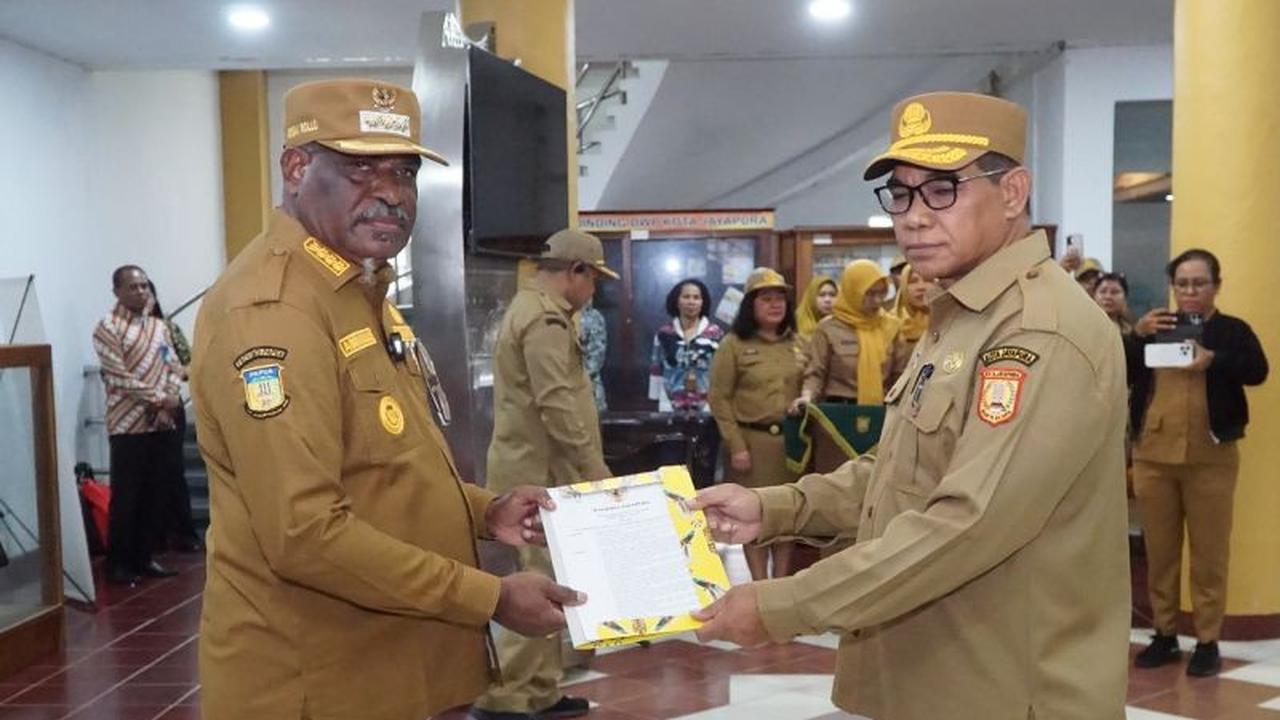 Dari Inspektorat ke Pucuk Pimpinan Sementara: Muchlis Karim Resmi Jadi Plt Sekda Kota Jayapura