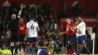 Bek MU, Eric Bailly mendapat kartu merah saat melawan Bournemouth. (Martin Rickett/PA via AP)