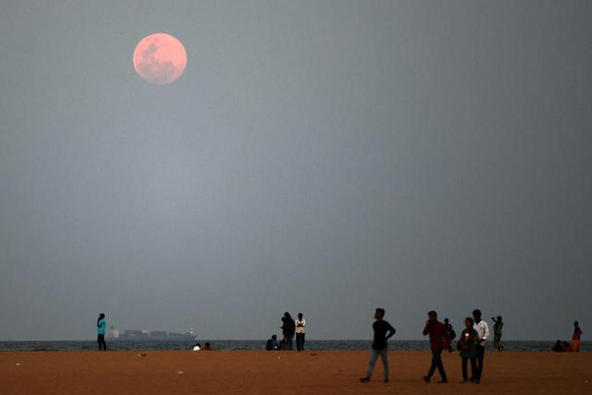 Fenomena Cold Moon 4 Desember 2025, Purnama Terakhir Tahun Ini Hiasi Langit Indonesia