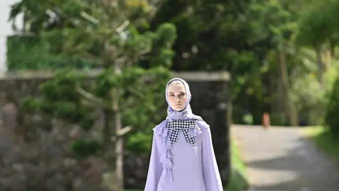 Koleksi Busana Lebaran dari Ivan Gunrawan Hadirkan Harapan, Cinta, dan Kebahagiaan di Masa Pandemi