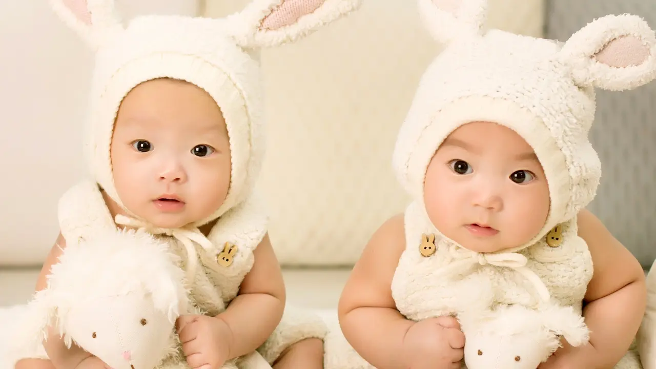 Cerita Wanita Melahirkan 9 Bayi Kembar, Sehari Habiskan 100 Popok