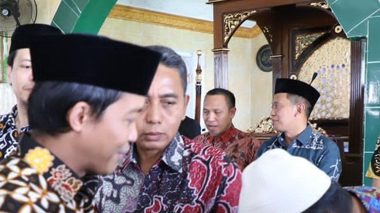 Wamen ATR Serahkan Sertifikat Masjid NU: Kami Ingin Tanah Umat Dapat Perlindungan Hukum