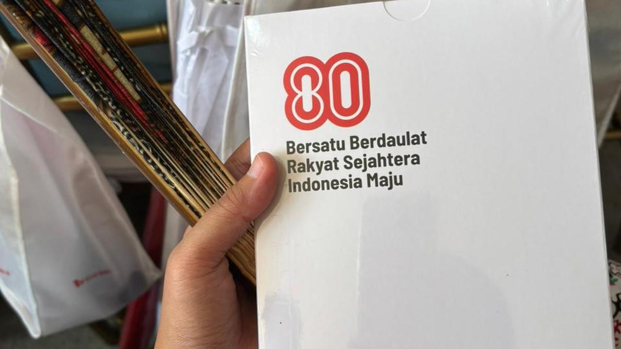 Suvenir HUT ke-80 RI di Istana: Payung, Tumbler hingga Buku Prabowo