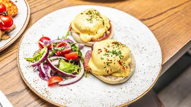 Eggs Benedict