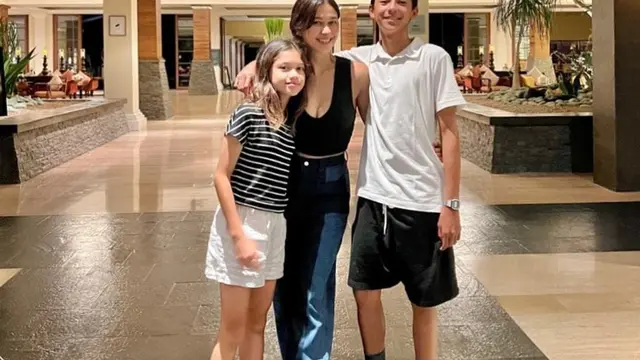 Pesona Sarah Deana, Anak Perempuan Nana Mirdad yang Makin Cantik Beranjak Remaja