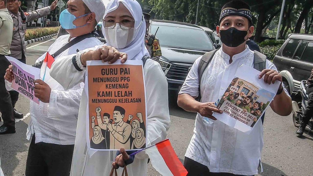 FOTO: Guru Agama Gelar Aksi Damai, Desak Percepatan PPG dan Peralihan ke Kemendikdasmen