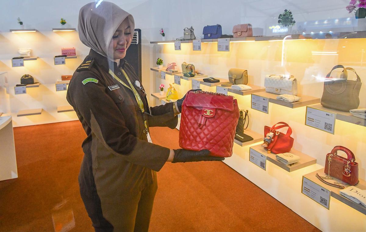 FOTO: Dari Mobil Mewah hingga Lukisan Emas Dilelang di BPA Fair 2026