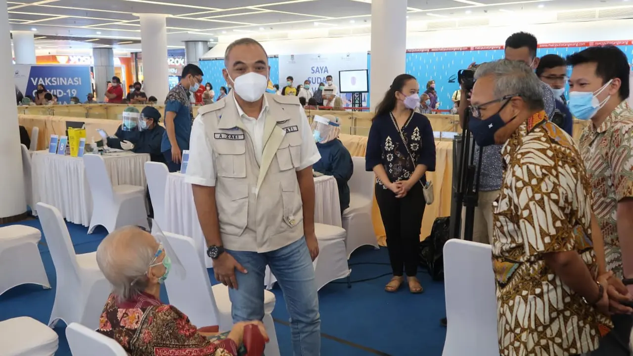 Vaksinasi Covid-19 di Mal Ciputra Tangerang.