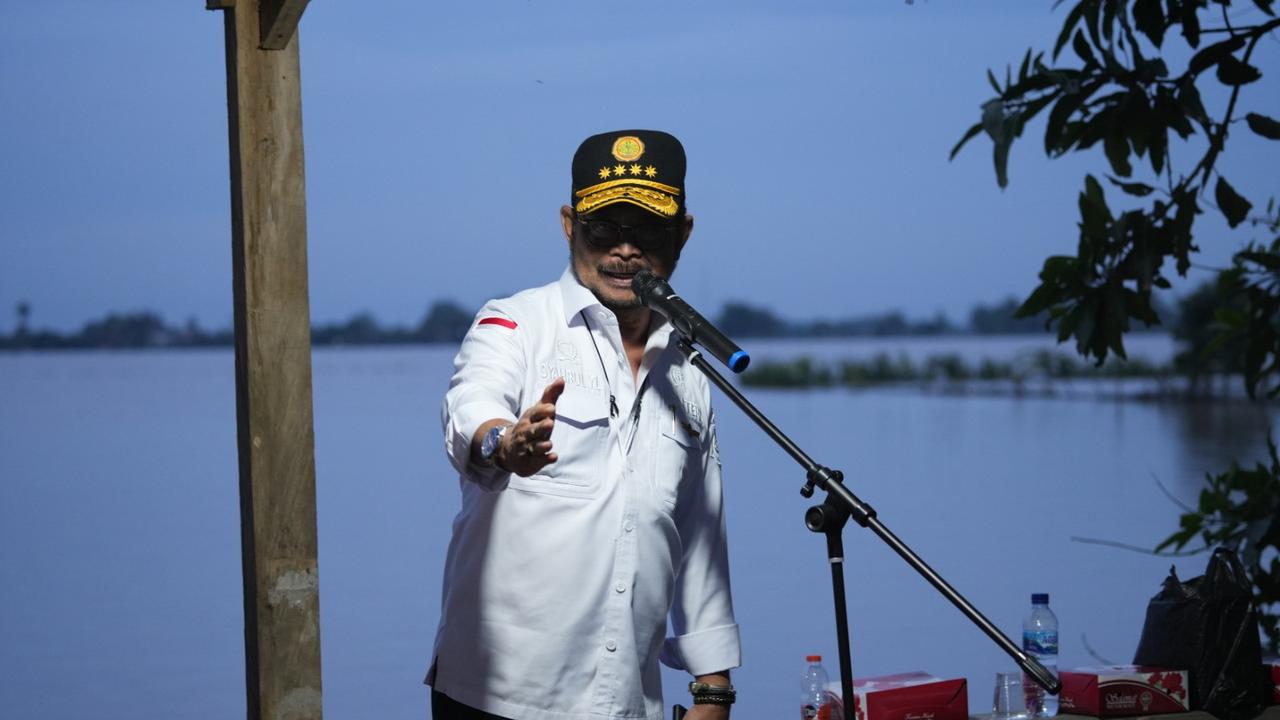 Mentan SYL Siap Bantu Petani Karawang yang Terdampak Banjir