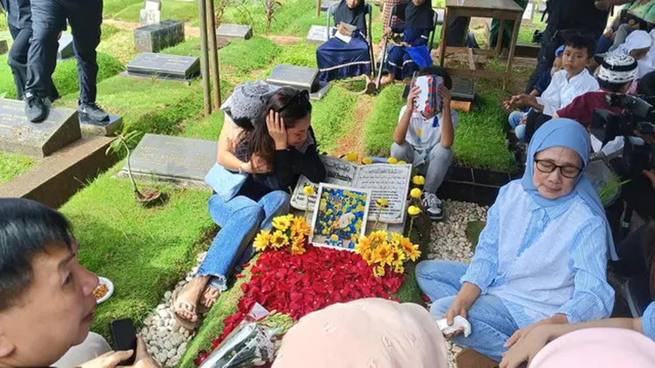 Tamara Tyasmara Gelar Tahlilan 1 Tahun Kepergian Dante, Menangis Rindukan Almarhum