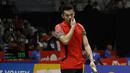 Tunggal putera Cina, Lin Dan, saat melawan wakil Thailand, Kantaphon Wangcharoen, pada laga Indonesia Masters 2018 di Istora Senayan, Rabu (24/1/2018). Lin Dan takluk 21-15 21-19. (Bola.com/M Iqbal Ichsan)
